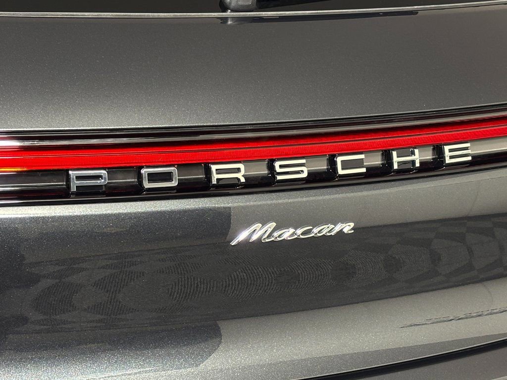 Used 2026 Porsche Macan AWD/4WD image 13