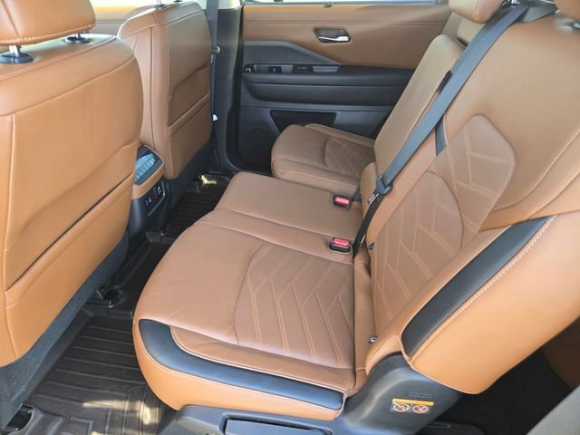 Used 2022 Nissan Pathfinder Platinum w/ Cargo Package AWD/4WD image 15