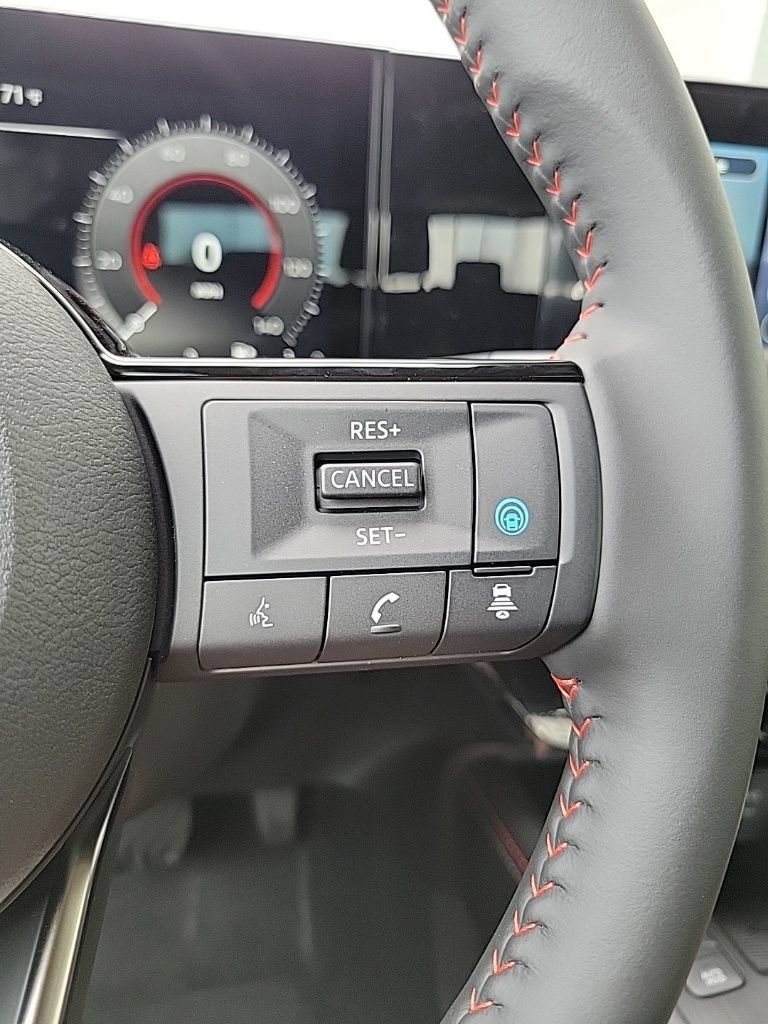 New 2026 Nissan Kicks SR w/ Cold Weather Package AWD/4WD image 29