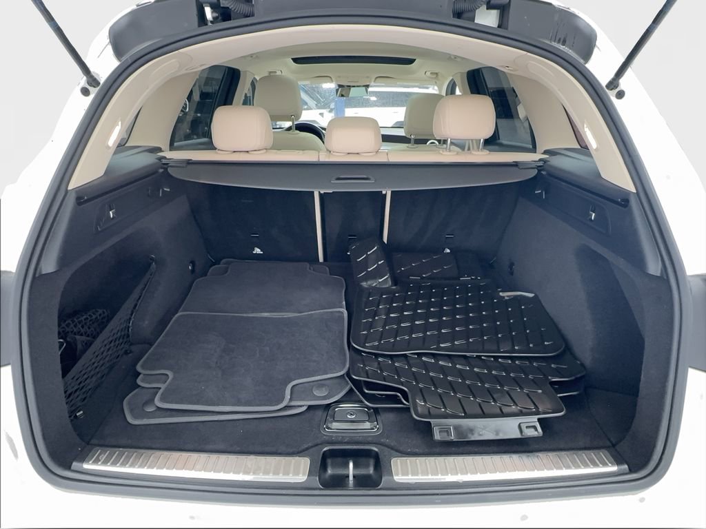 Used 2022 Mercedes-Benz GLC 300 4MATIC w/ Premium Package Lite image 17