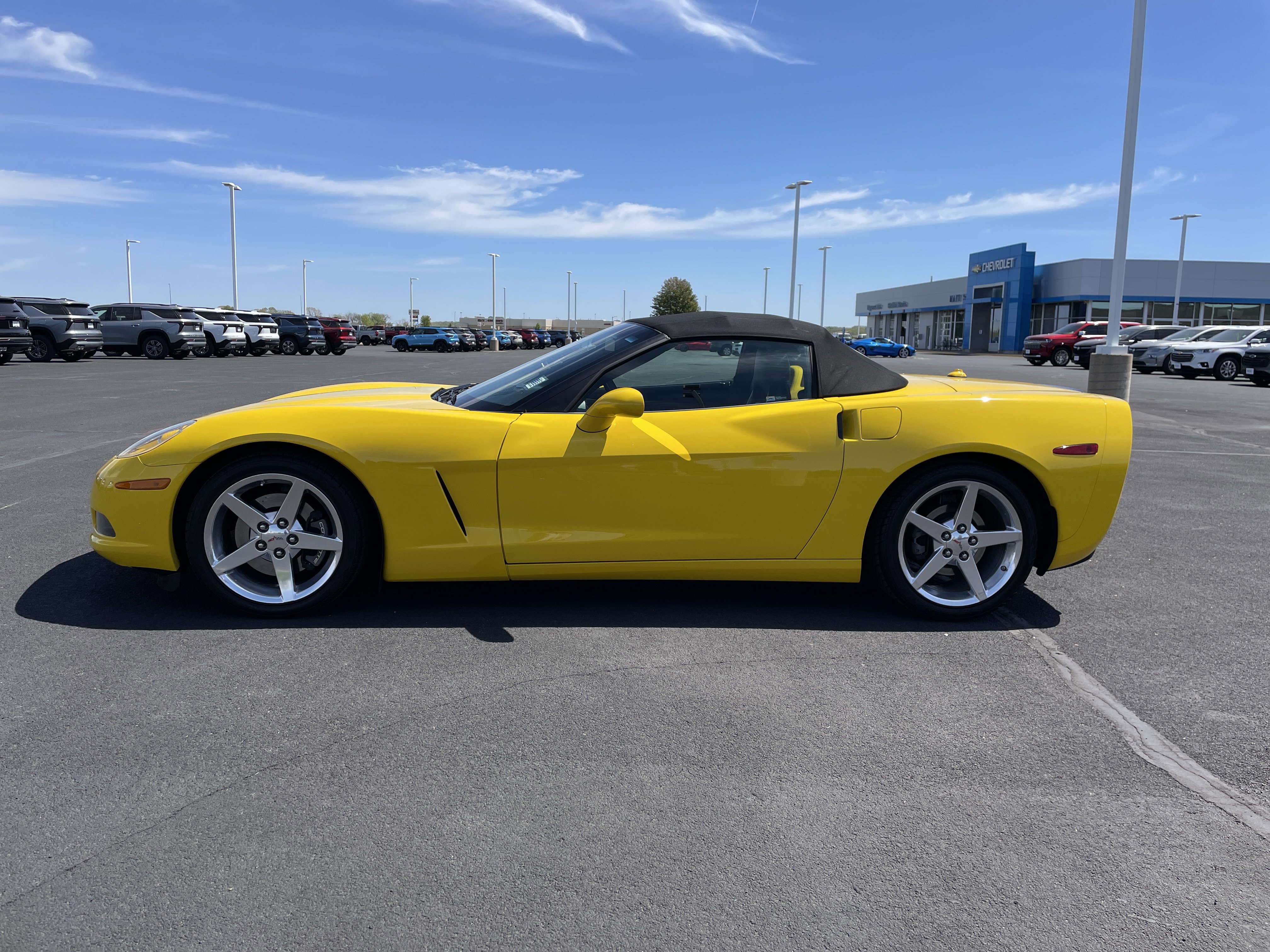 Used 2005 Chevrolet Corvette Convertible w/ Preferred Equipment Group RWD image 2