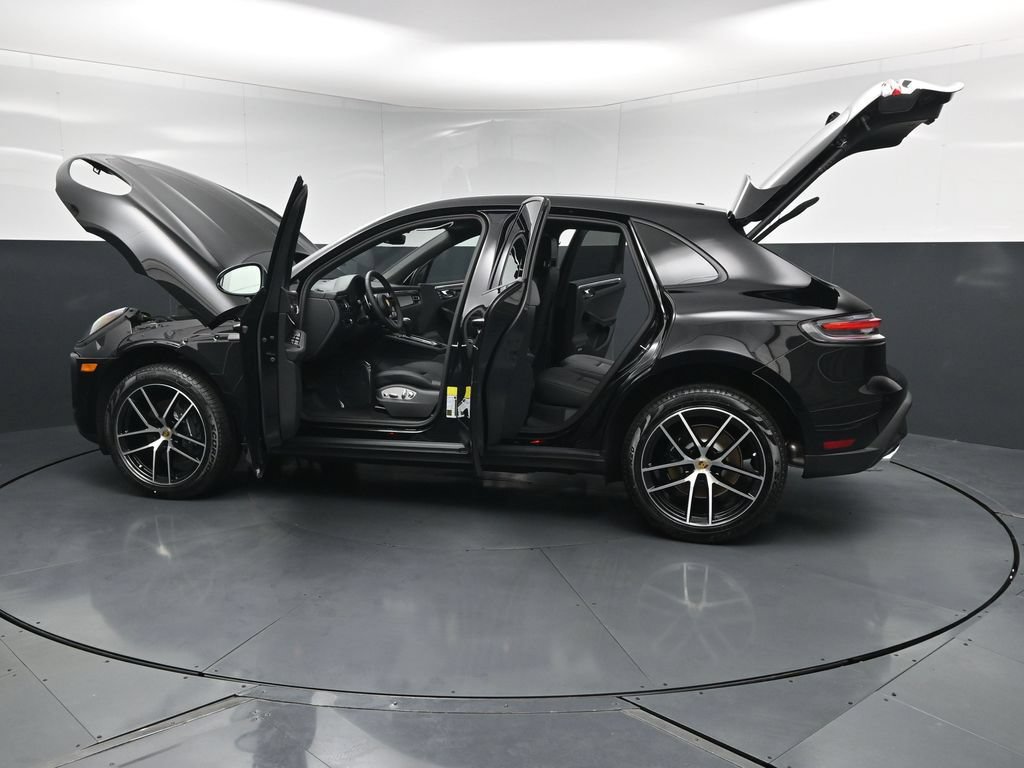 New 2026 Porsche Macan AWD/4WD image 32