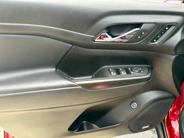 Used 2023 GMC Acadia SLT w/ Elevation Edition FWD image 11