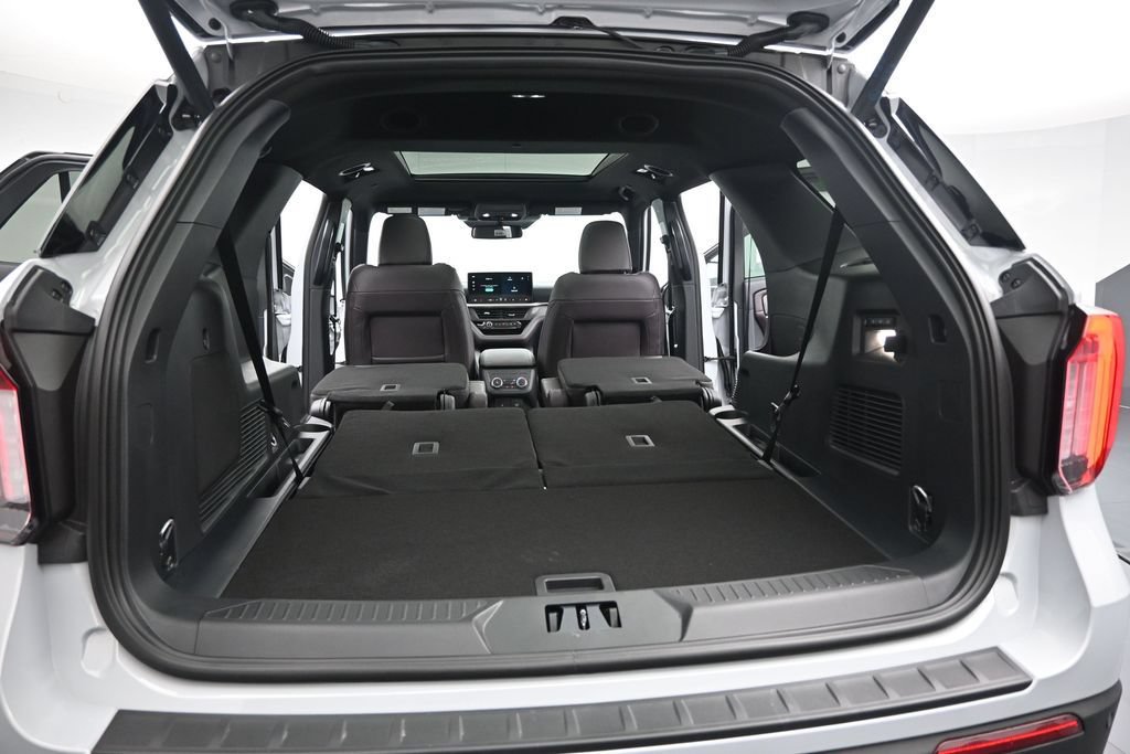 New 2026 Ford Explorer Platinum RWD image 25