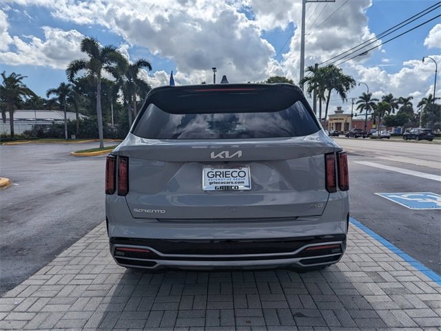 Used 2023 Kia Sorento EX image 11