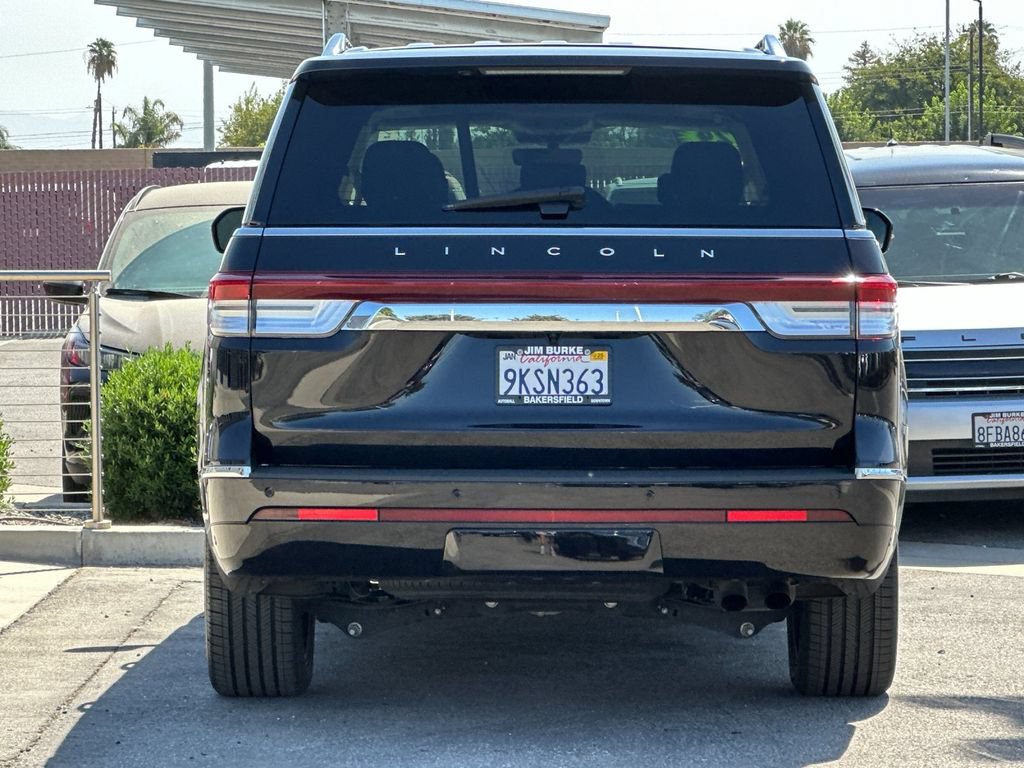 Certified 2024 Lincoln Navigator Reserve AWD/4WD image 4