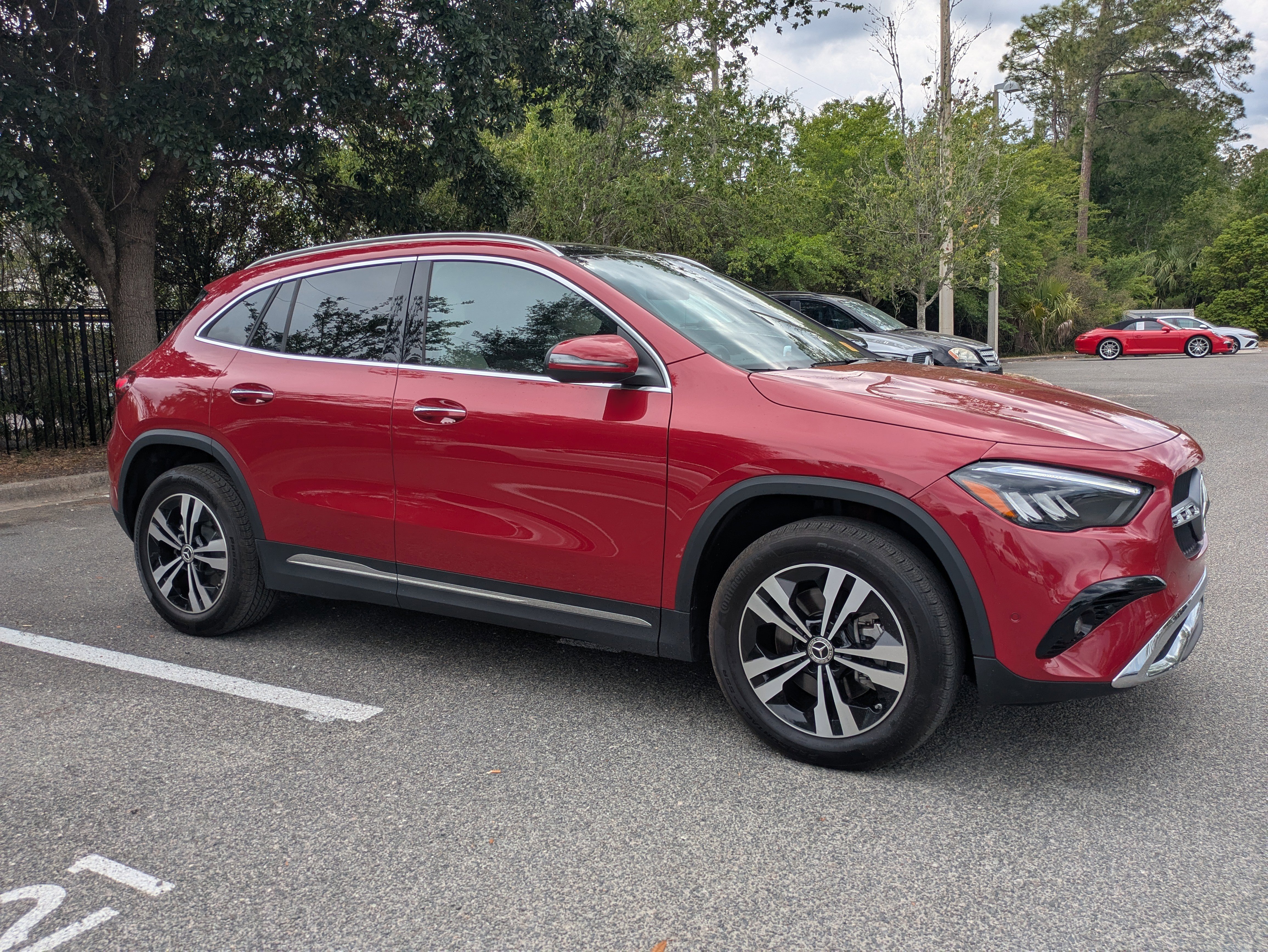 Used 2025 Mercedes-Benz GLA 250 4MATIC image 2