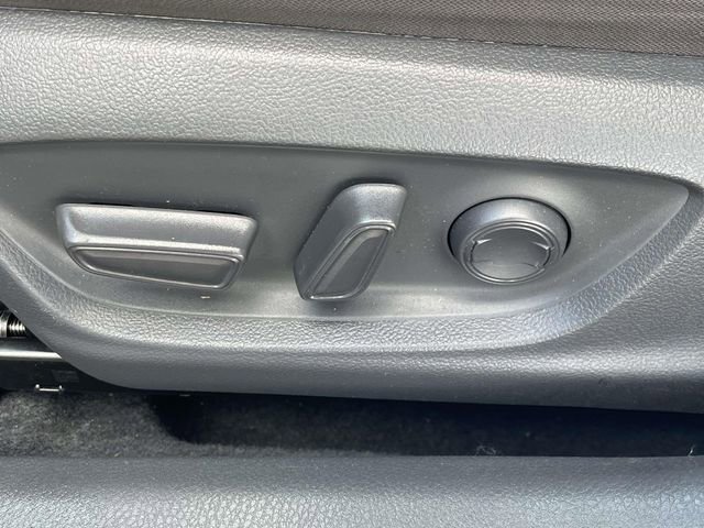 Used 2019 Toyota Camry LE FWD image 25