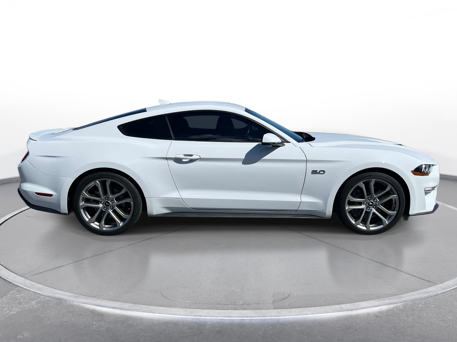 Used 2022 Ford Mustang GT Premium w/ Equipment Group 401A RWD image 3