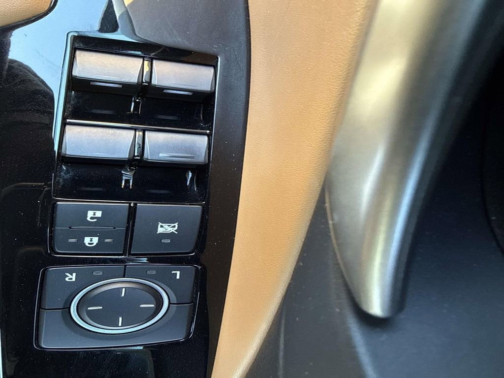 Used 2017 Lexus IS 200t image 19