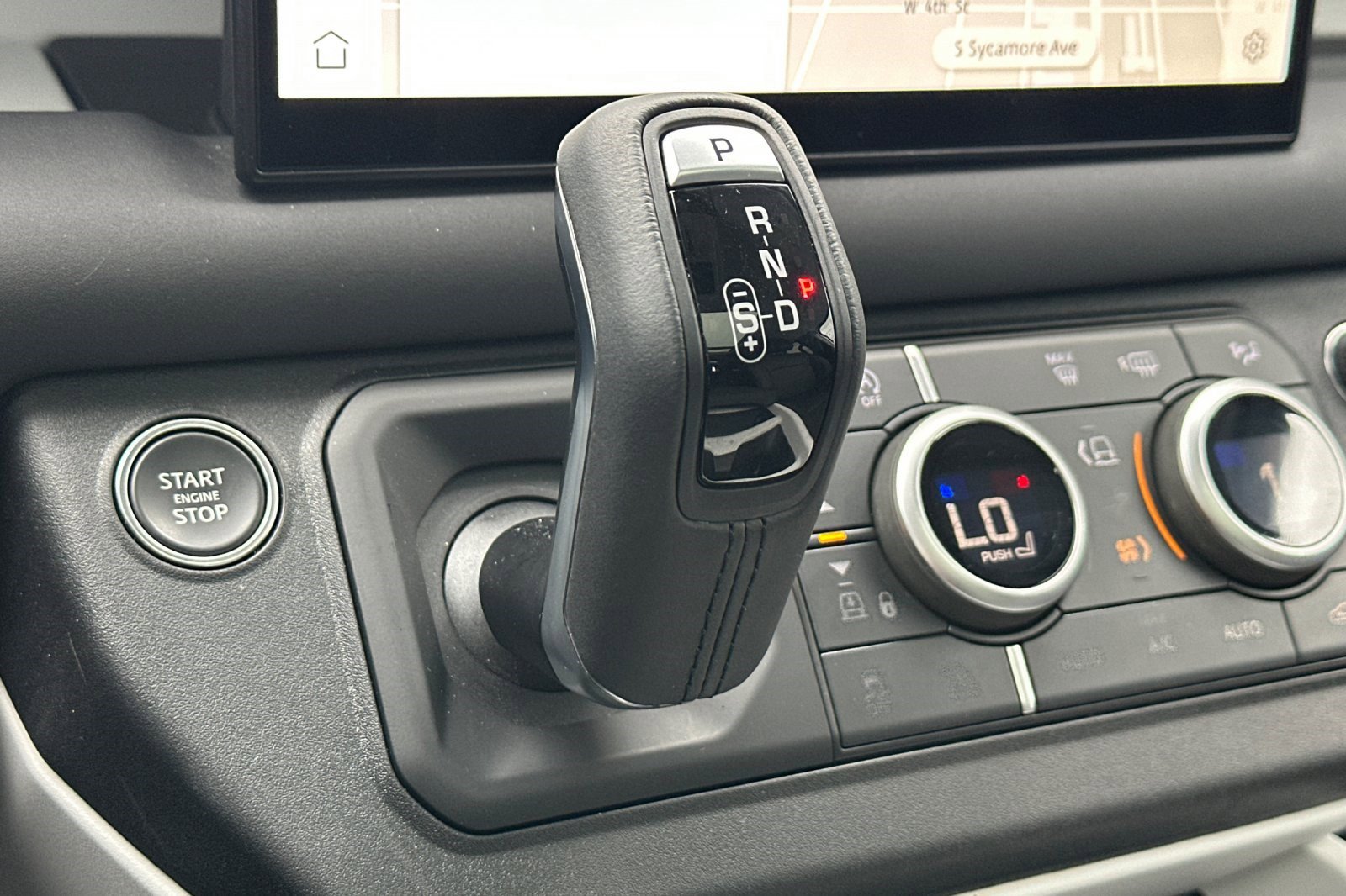 Used 2025 Land Rover Defender 130 S image 24