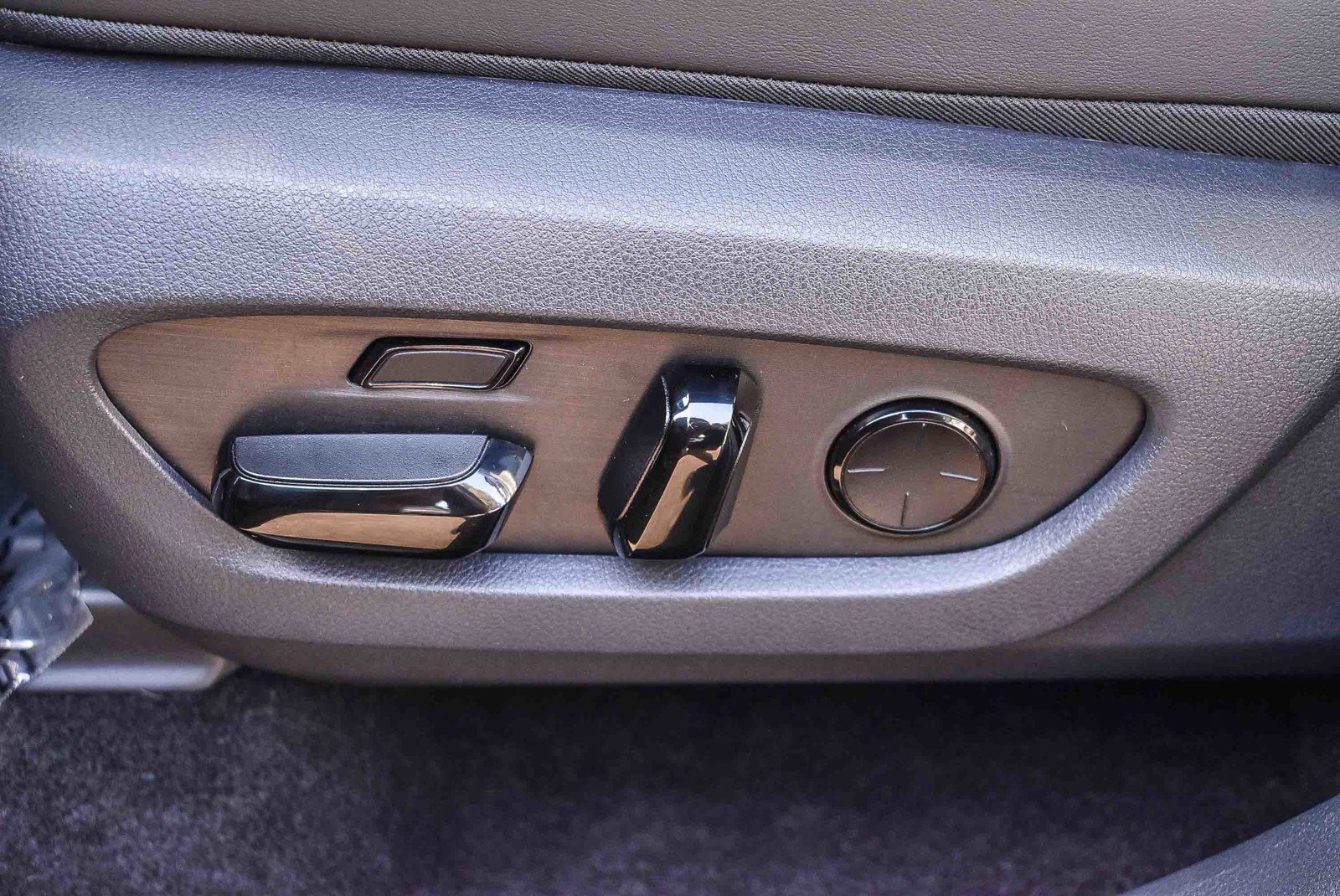 New 2025 Lexus TX 550h AWD Plug-In Hybrid image 20