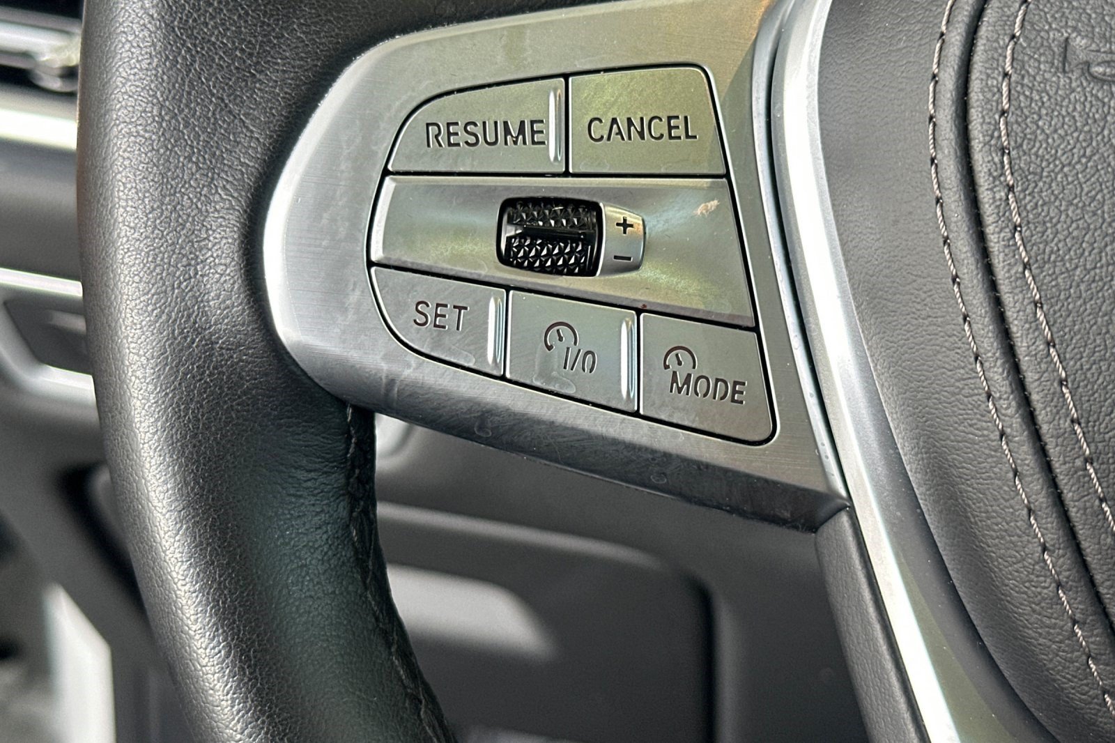 Used 2024 BMW X7 xDrive40i AWD/4WD image 32
