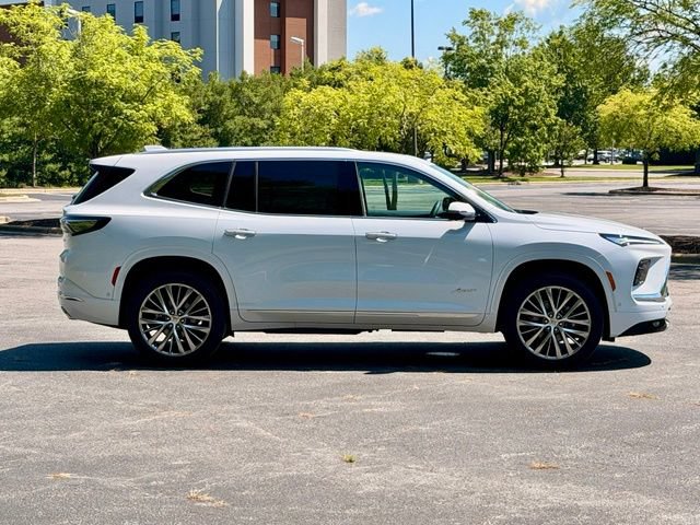 Used 2026 Buick Enclave Avenir w/ Super Cruise Package FWD image 9