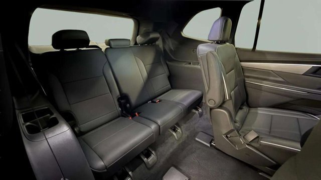 Used 2025 Buick Enclave Preferred image 30