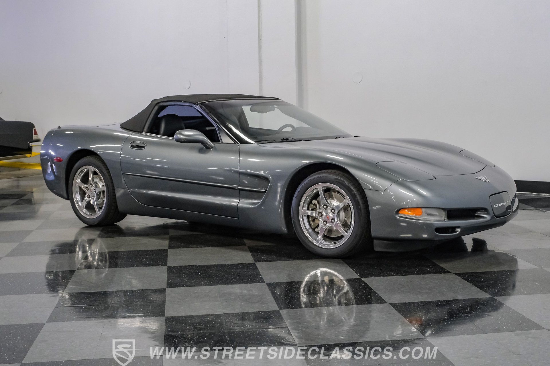 Used 2003 Chevrolet Corvette Convertible w/ Preferred Equipment Group1 RWD image 15