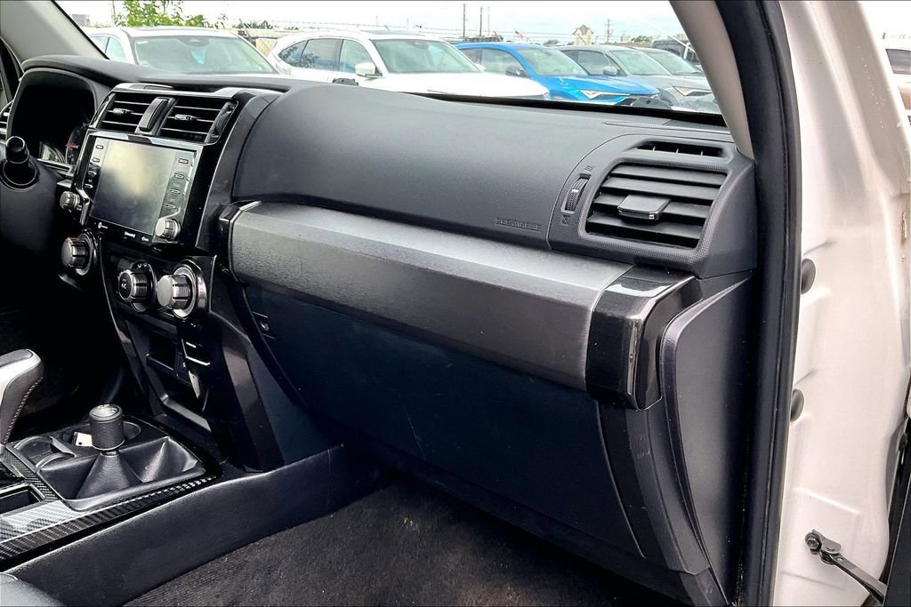 Used 2020 Toyota 4Runner TRD Off-Road Premium AWD/4WD image 21