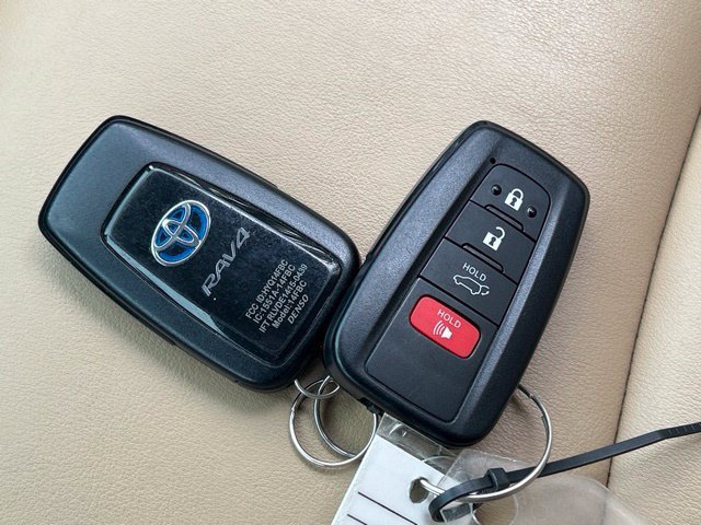Used 2021 Toyota RAV4 XLE Premium AWD/4WD image 61