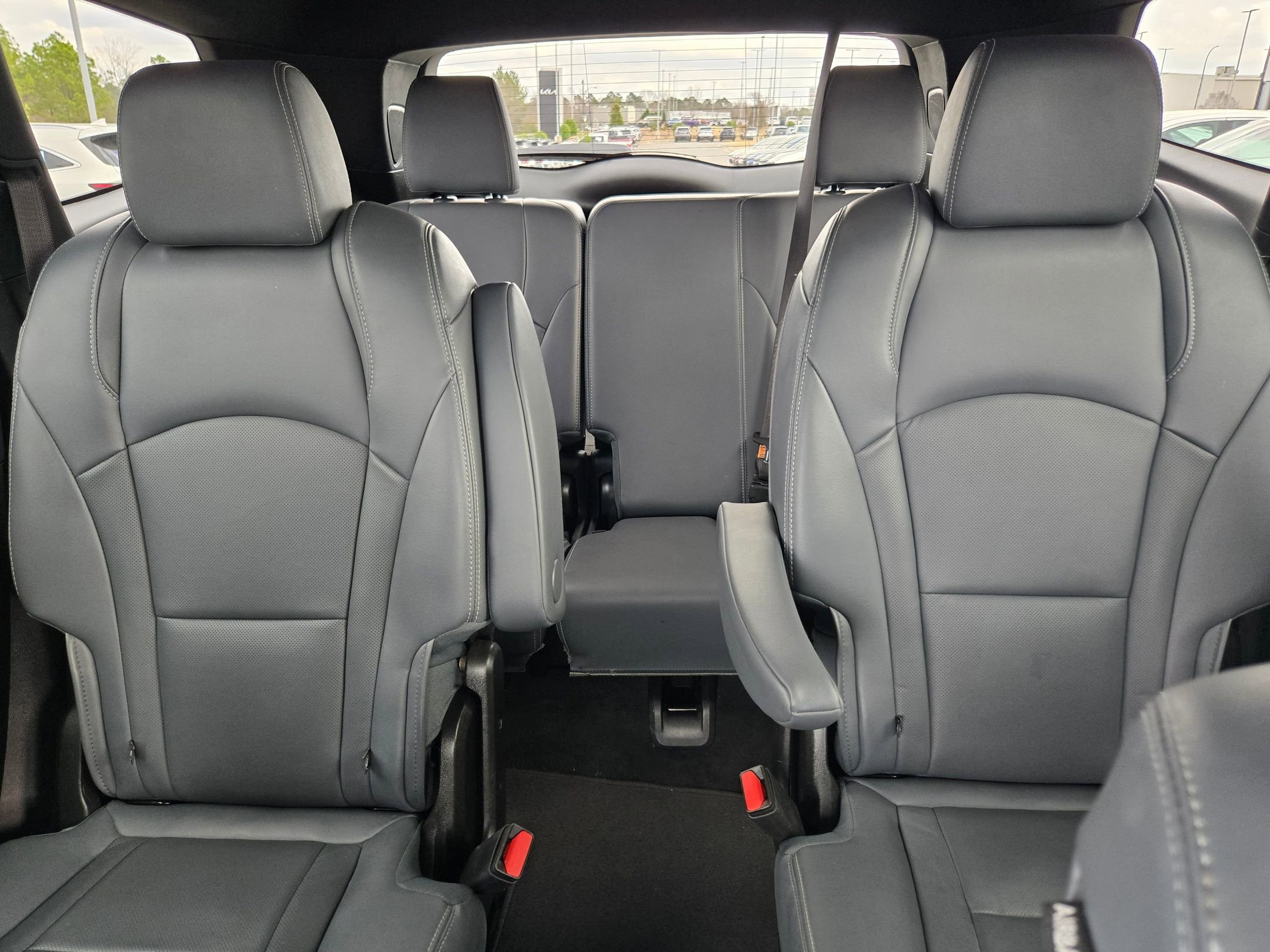 Used 2024 Buick Enclave Premium image 30