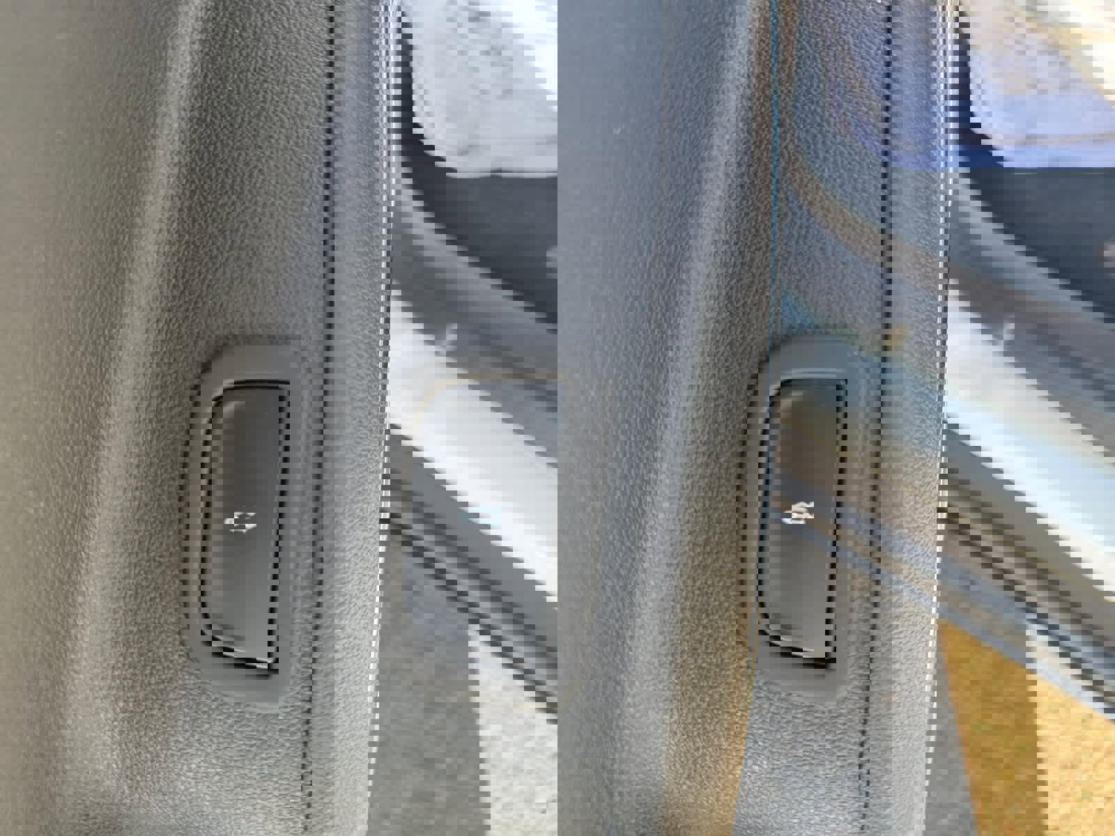 Used 2025 GMC Acadia Elevation image 19