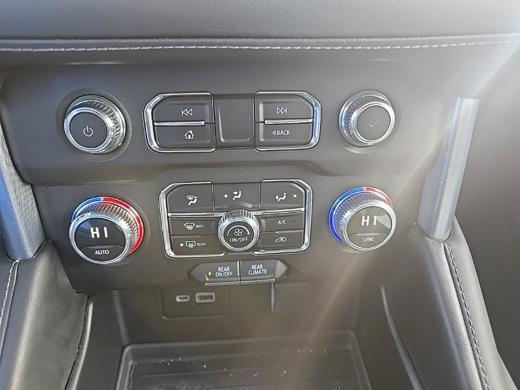 Used 2023 GMC Yukon XL SLE image 23