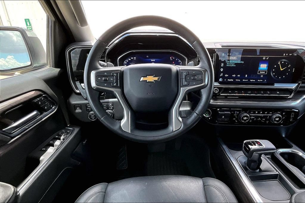 Used 2023 Chevrolet Silverado 1500 LTZ w/ Technology Package AWD/4WD image 6