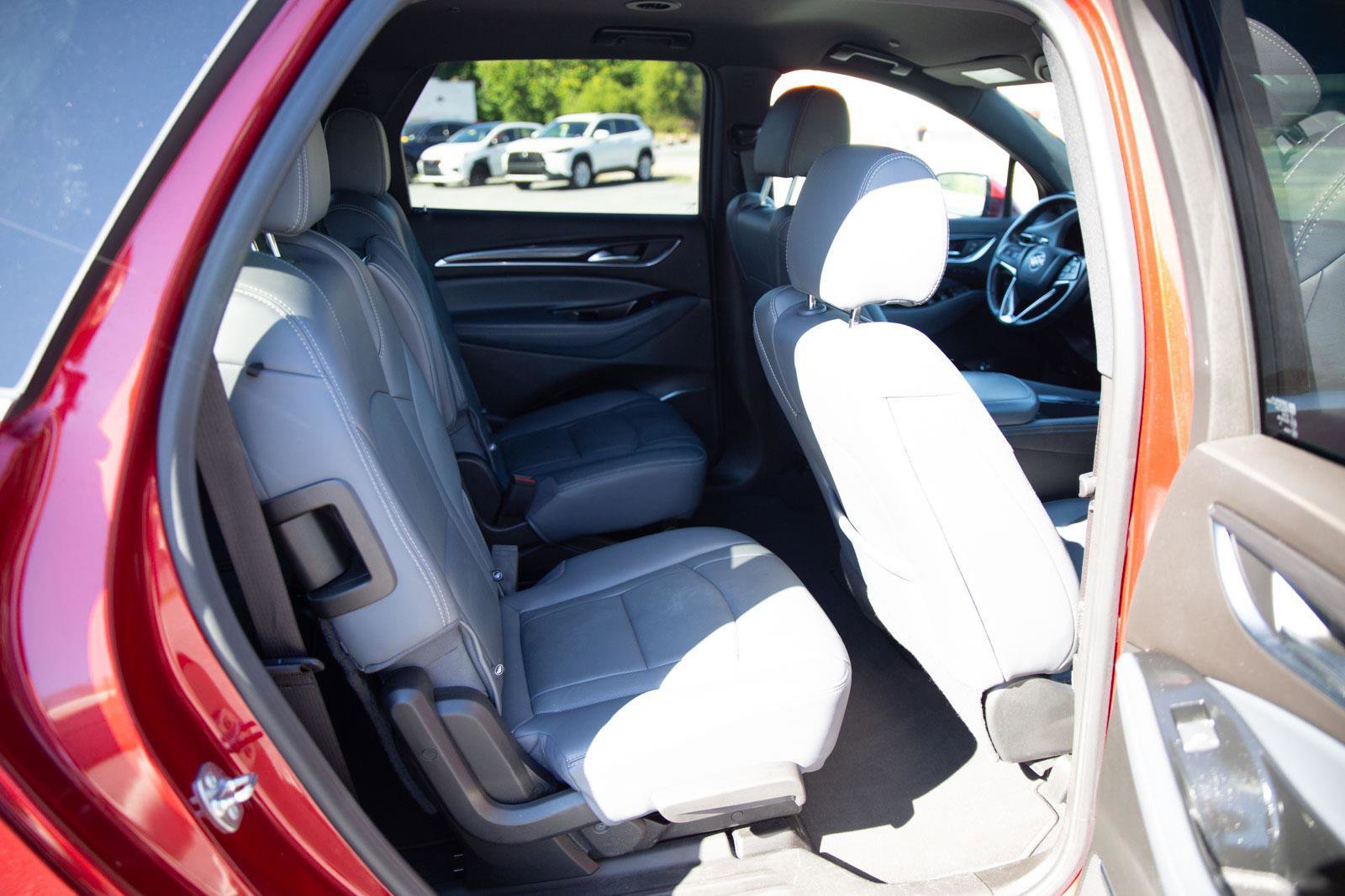 Used 2024 Buick Enclave Premium image 20