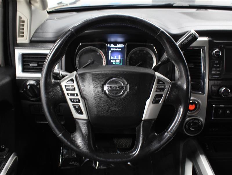 Used 2018 Nissan Titan SV w/ SV Convenience Package AWD/4WD image 14