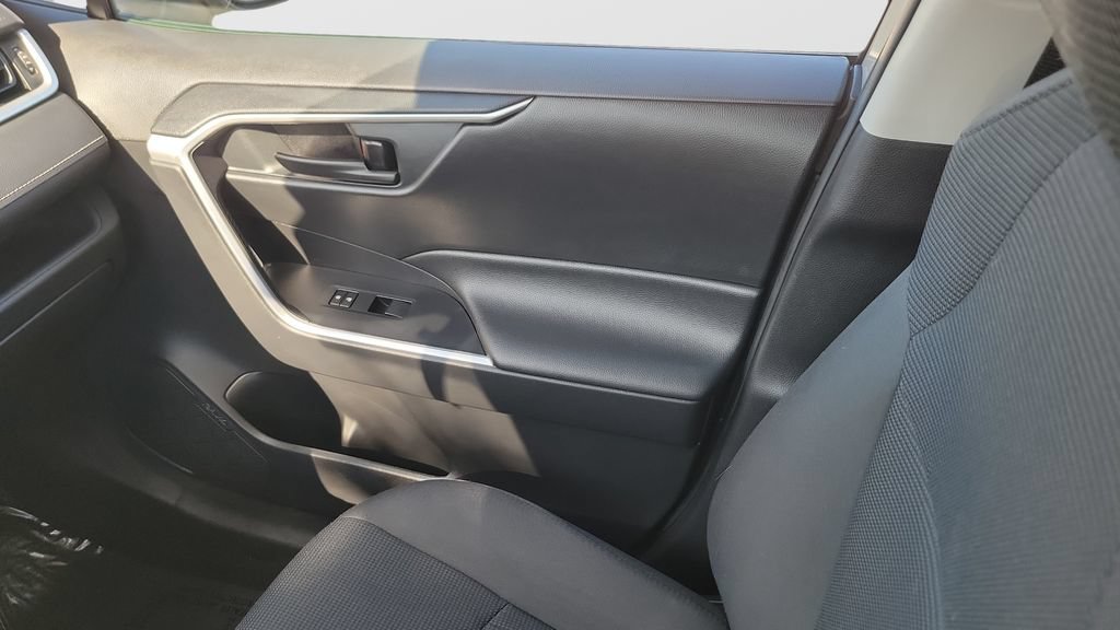 Certified 2020 Toyota RAV4 LE AWD/4WD image 13