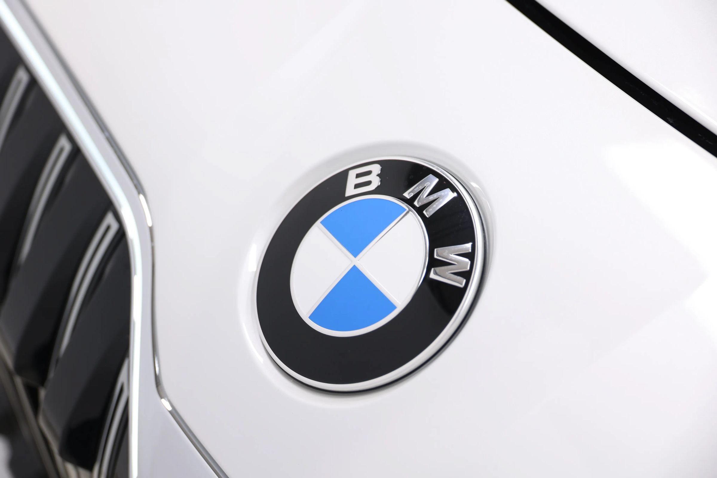 Used 2025 BMW 740i xDrive w/ Executive Package AWD/4WD image 7