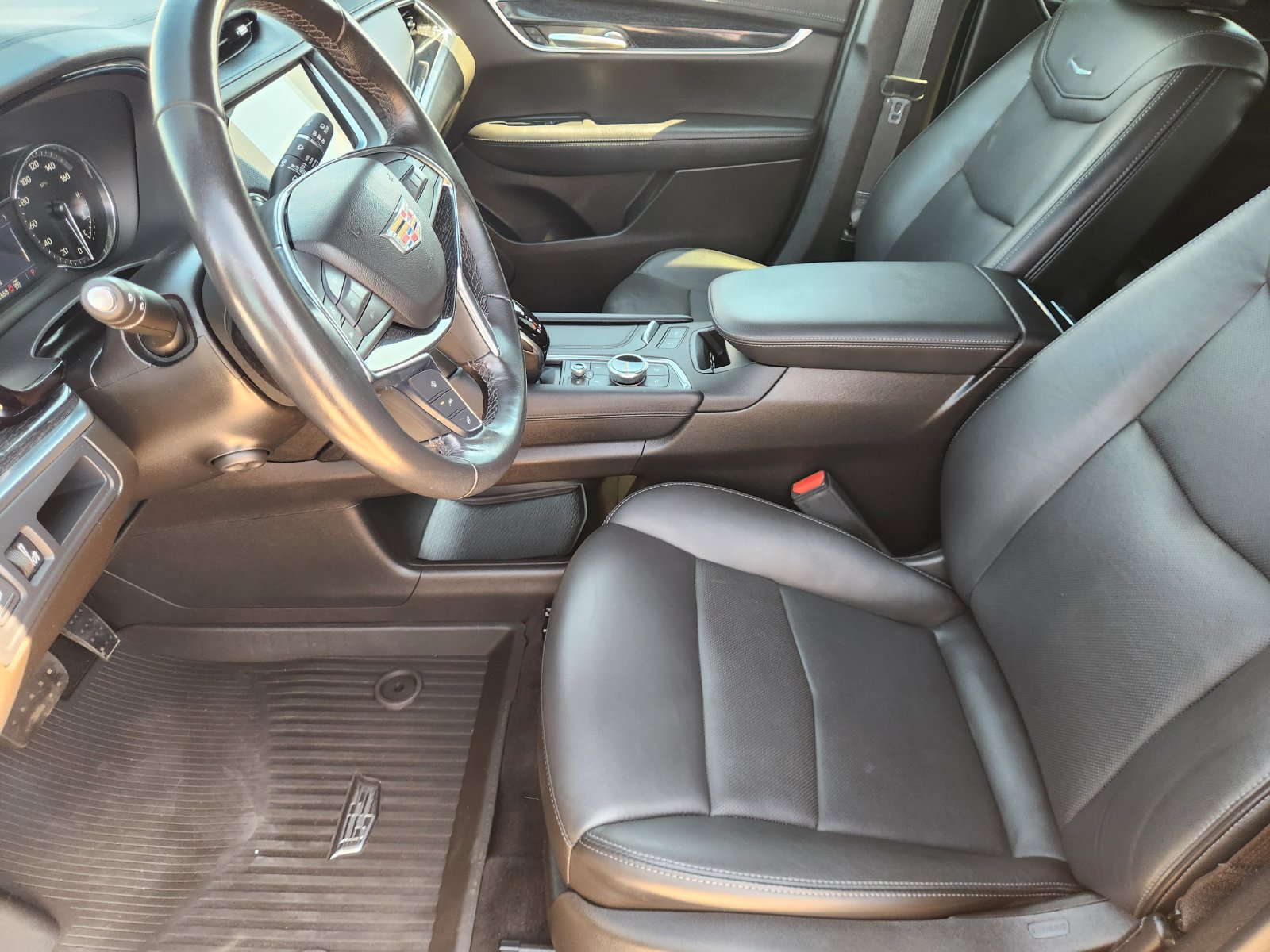 Used 2022 Cadillac XT5 Premium Luxury w/ LPO, Floor Liner Package AWD/4WD image 13