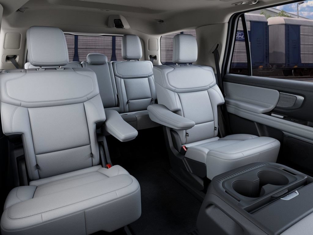 New 2027 Ford Expedition Platinum AWD/4WD image 11