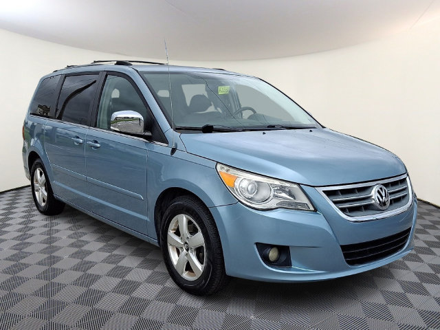 Used 2009 Volkswagen Routan SEL Premium