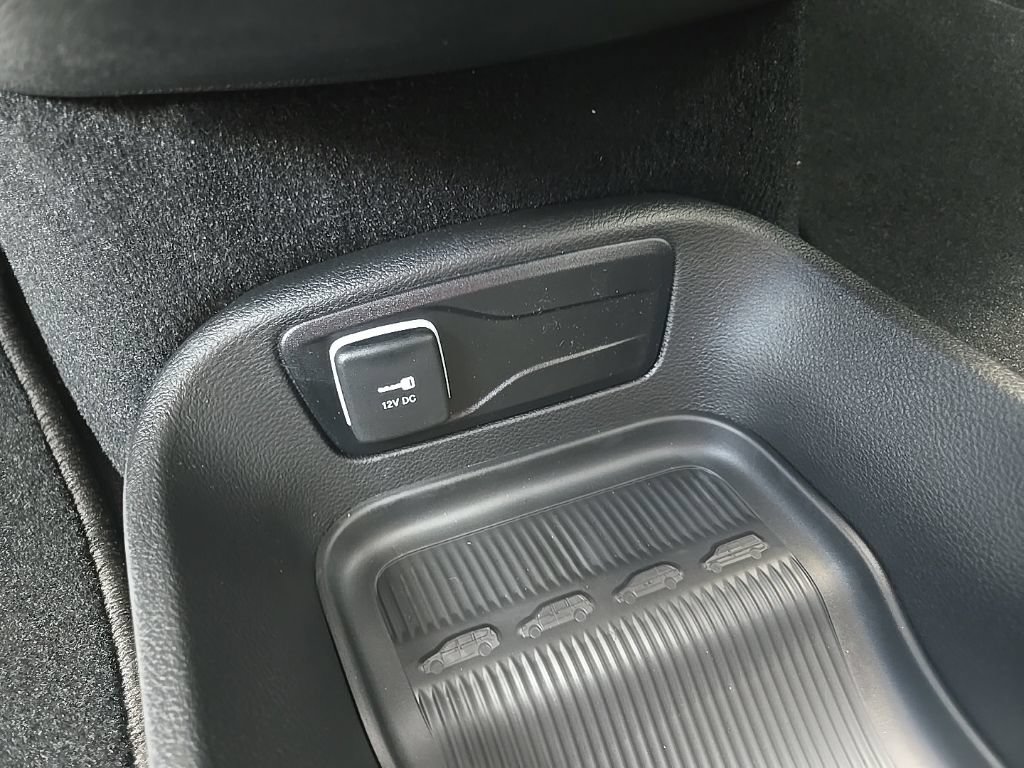 New 2027 Chrysler Pacifica Select w/ Family Tech Group FWD image 69