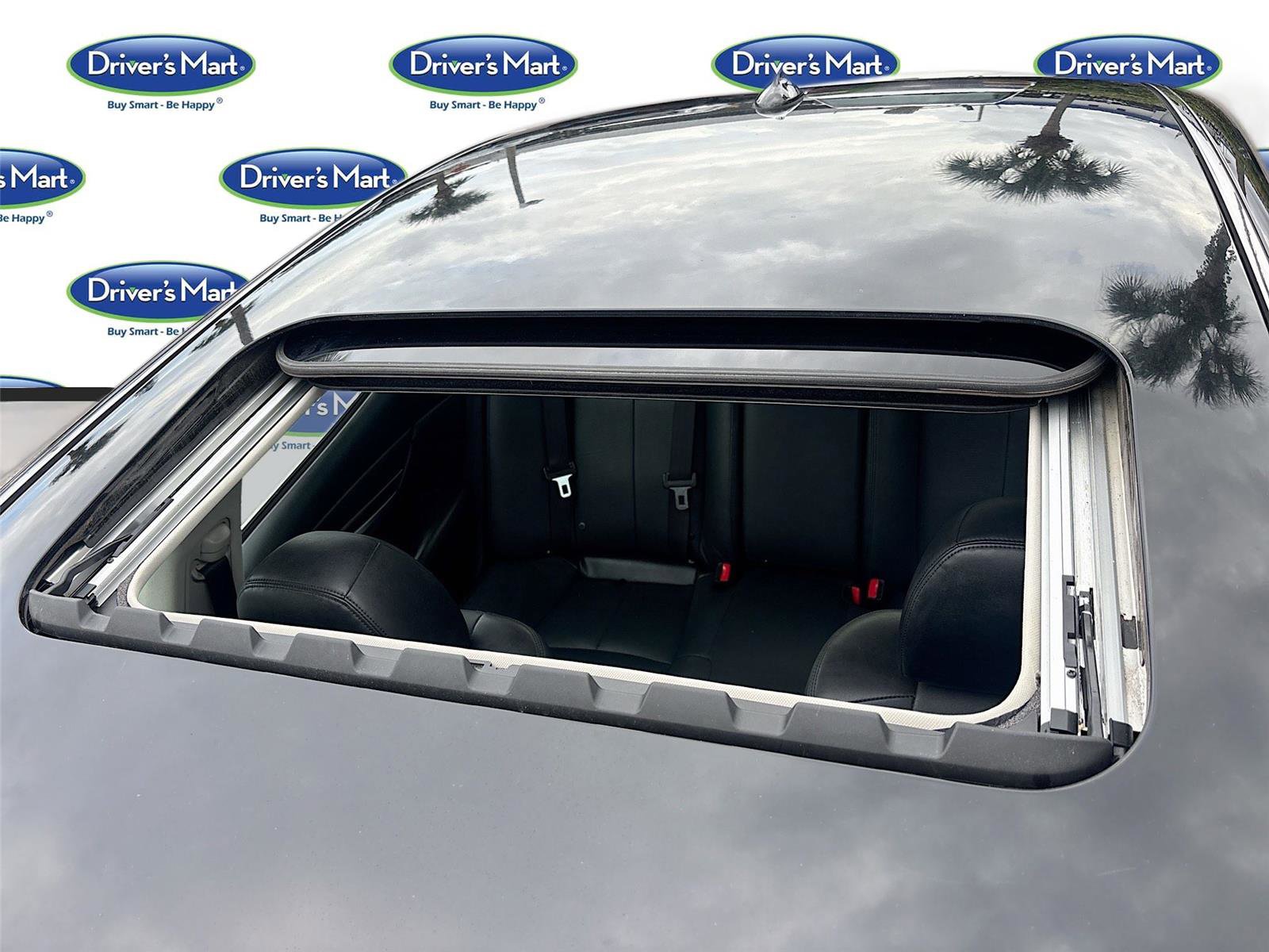 Used 2018 INFINITI Q70 Luxe image 24