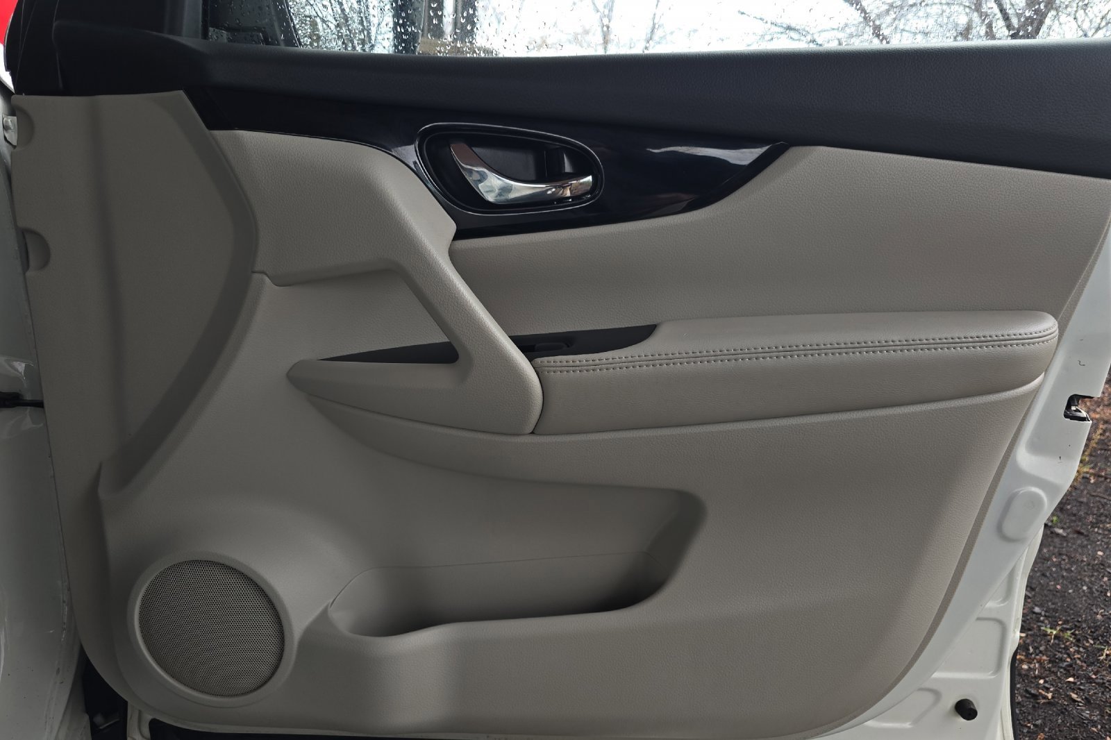 Used 2017 Nissan Rogue Sport SV image 23