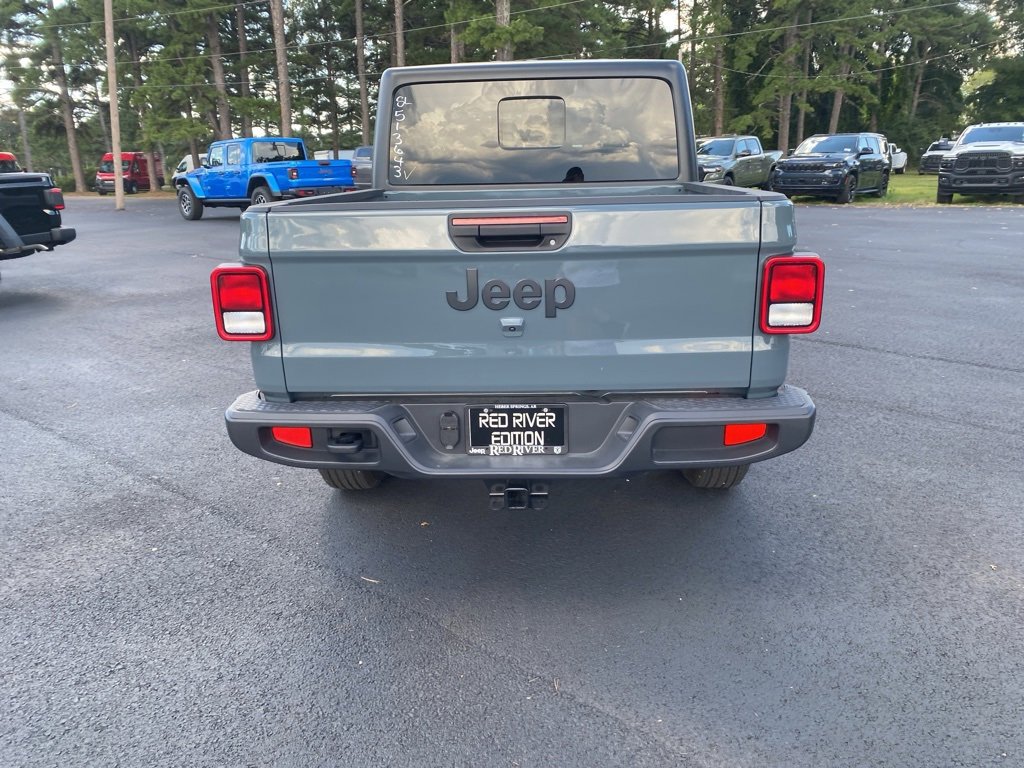 New 2025 Jeep Gladiator Sport image 6