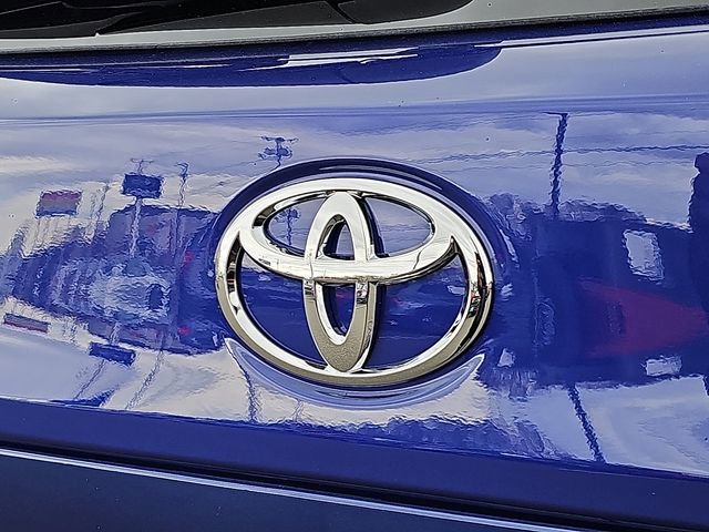 Used 2025 Toyota Corolla Cross XLE w/ Convenience Package image 32