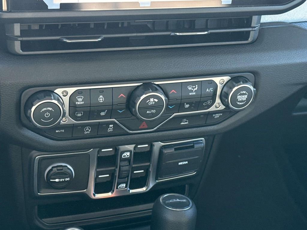 New 2025 Jeep Gladiator Sport AWD/4WD image 16