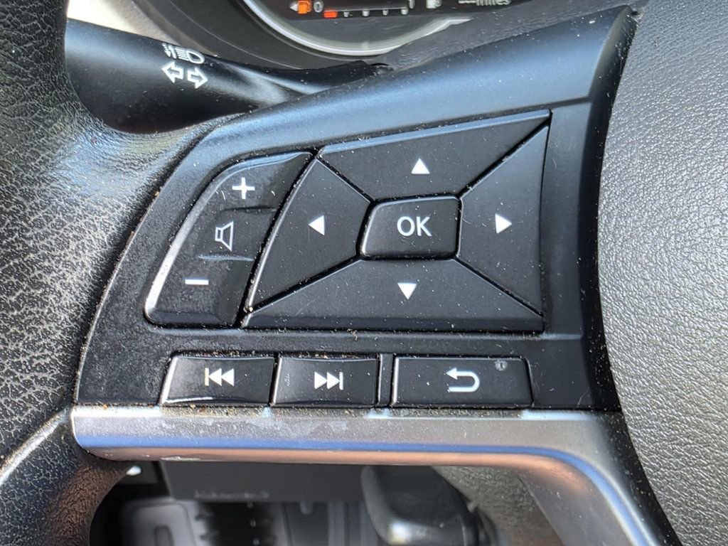 Used 2021 Nissan Versa SV image 19