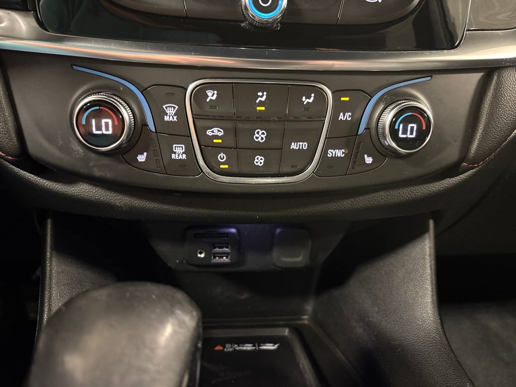 Used 2022 Chevrolet Traverse RS image 42