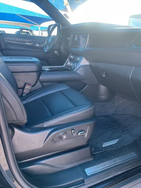 Used 2024 GMC Yukon XL Denali w/ Denali Reserve Package image 12