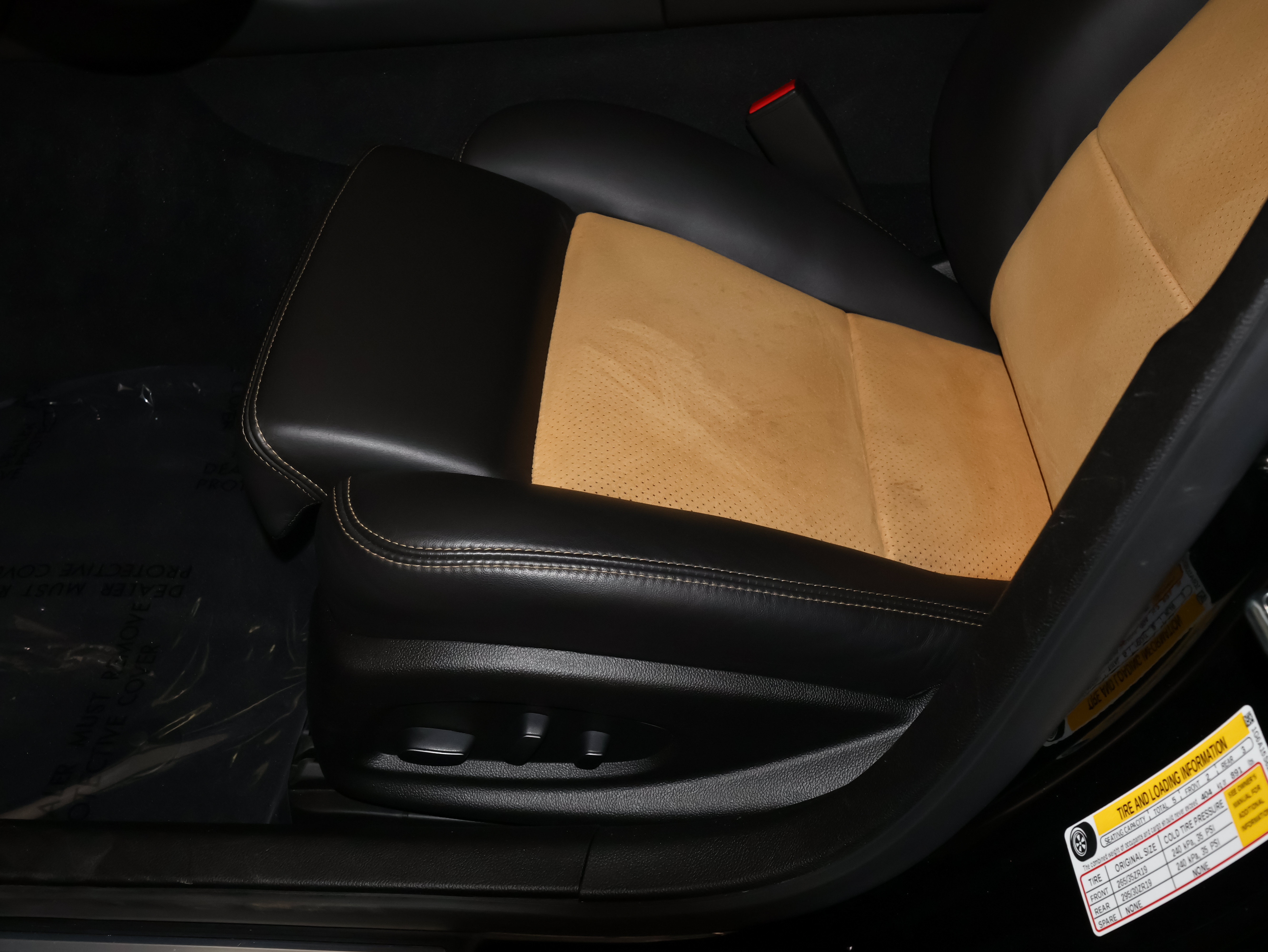 Used 2019 Cadillac CTS V w/ Luxury Package RWD image 15