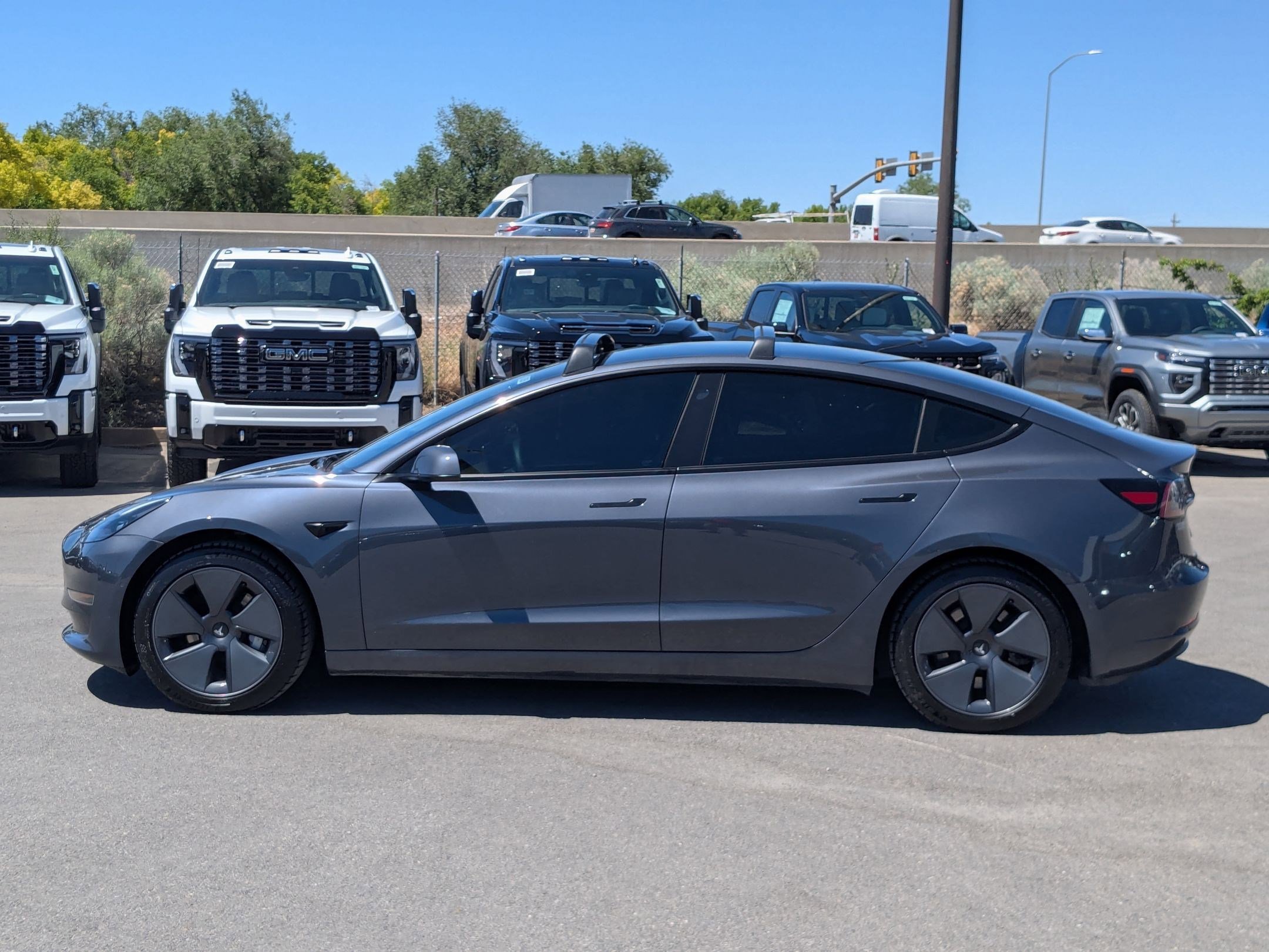 Used 2022 Tesla Model 3 Long Range AWD/4WD image 2