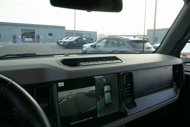 Used 2023 Ford Bronco Wildtrak image 23