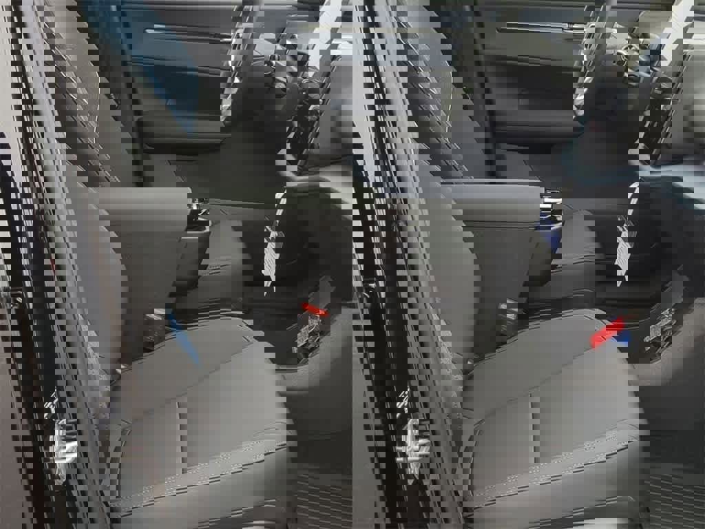 Used 2025 Volvo EX30 Plus w/ Protection Package Premier image 20