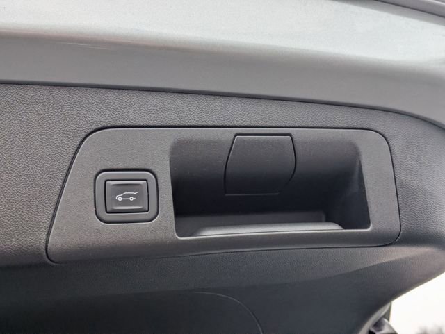 Used 2023 Buick Envision Avenir image 35