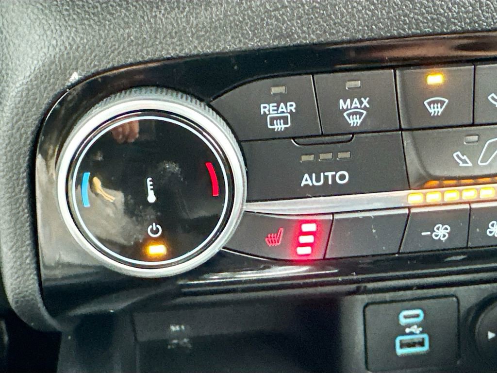 Used 2022 Ford Escape SEL image 16