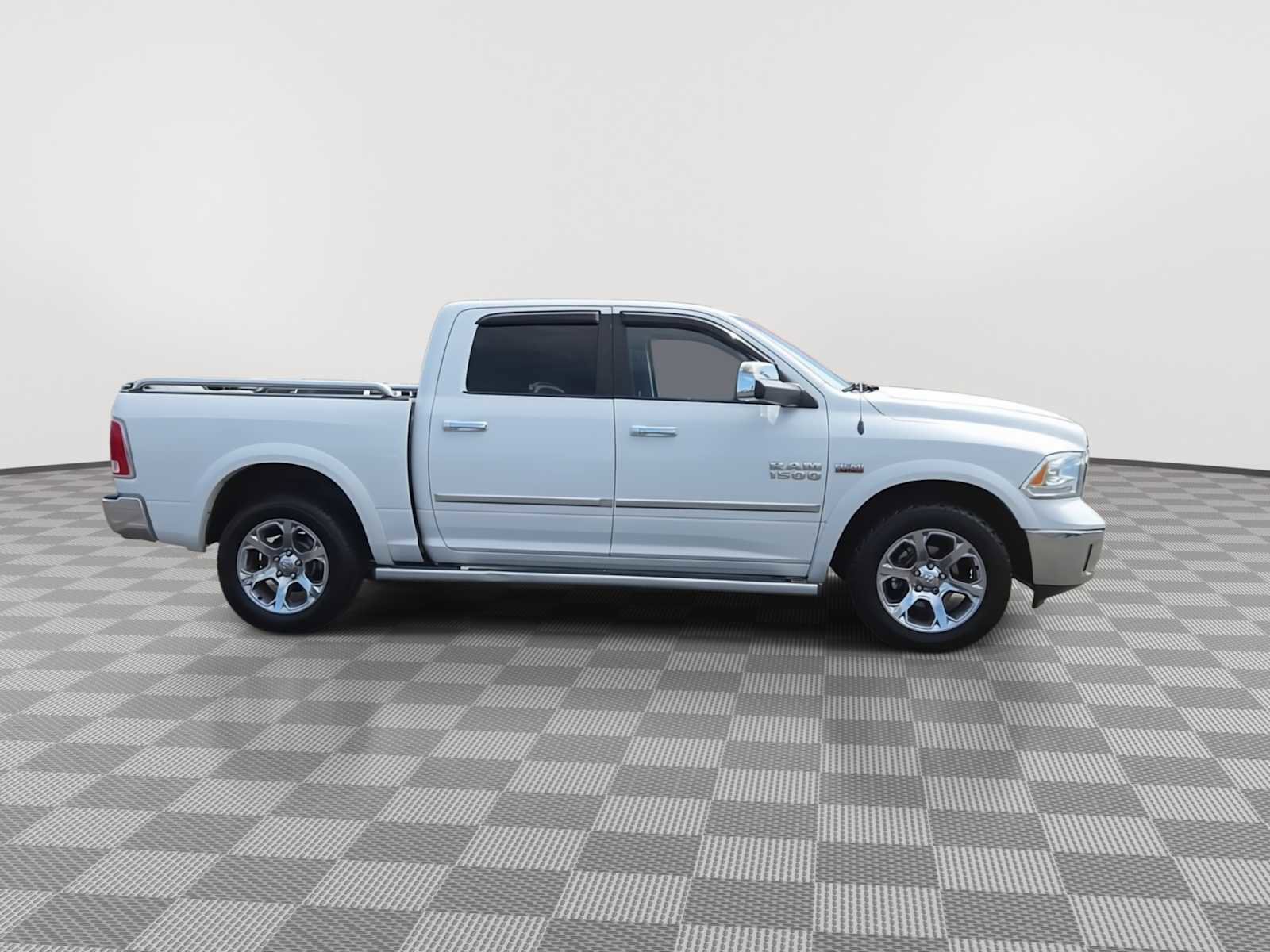 Used 2013 RAM 1500 Laramie w/ Convenience Group AWD/4WD image 9