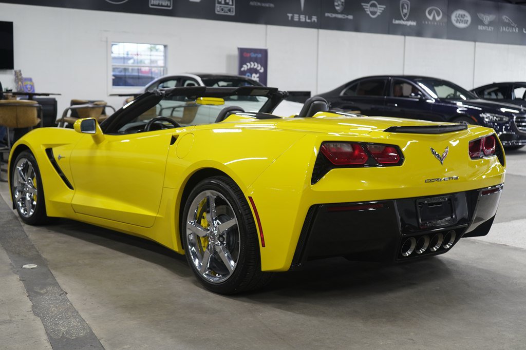 Used 2015 Chevrolet Corvette Stingray Convertible w/ 3LT Preferred Equipment Group RWD image 6